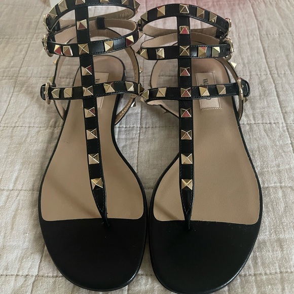 NEW Valentino Rockstud Calfskin flat flip flop sandal size 37 black 🖤 RV $990 - Picture 9 of 13